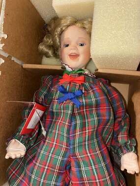 The Ashton-Drake Galleries 1995 'Trisha' Porcelain Doll from the Decorating